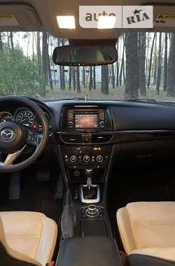 Седан Mazda 6 2013 в Чугуеве