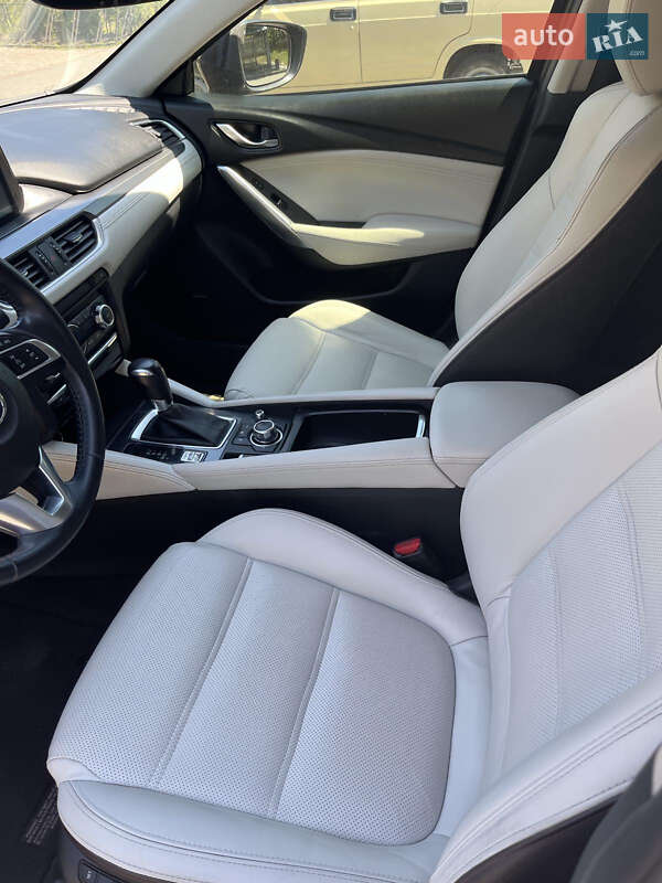 Седан Mazda 6 2015 в Черкасах