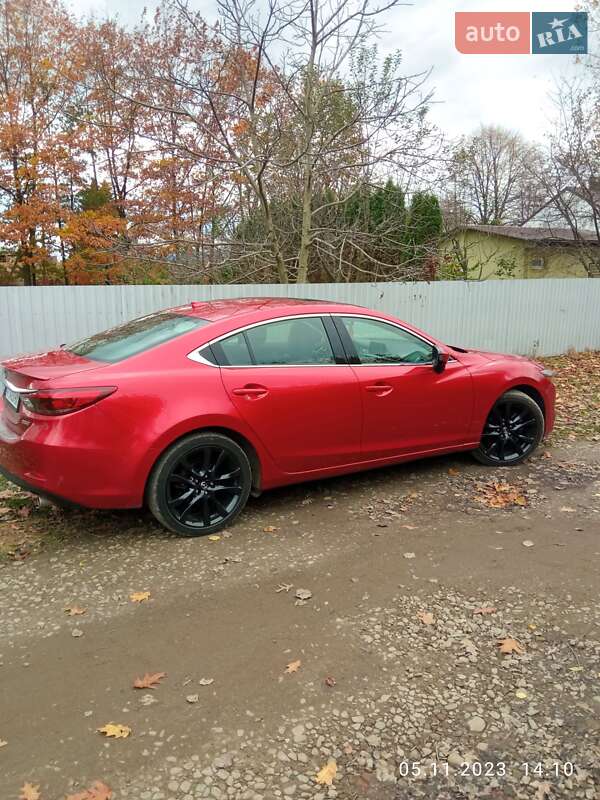 Седан Mazda 6 2015 в Надворной
