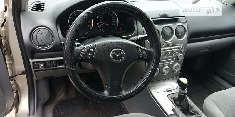 Седан Mazda 6 2003 в Вишневом