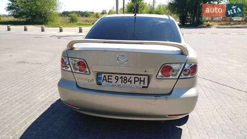 Седан Mazda 6 2004 в Карнаухівці