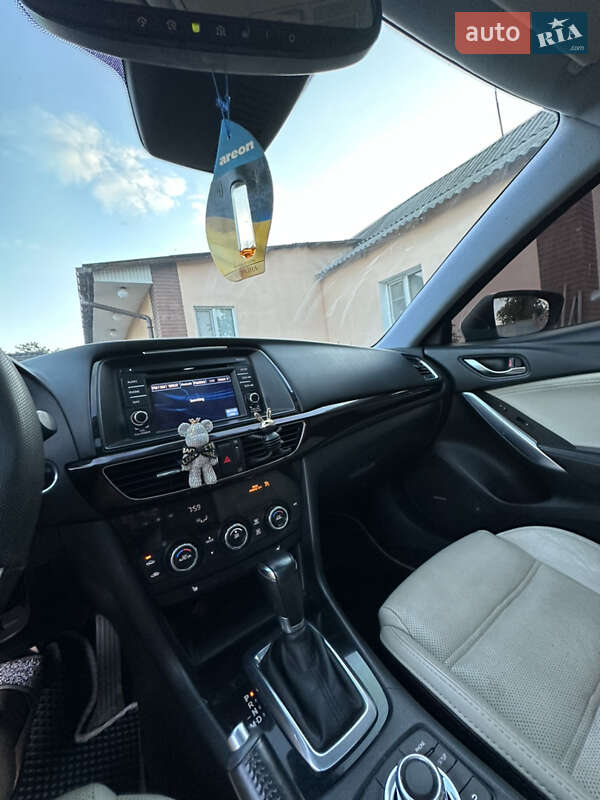 Седан Mazda 6 2014 в Кривом Роге