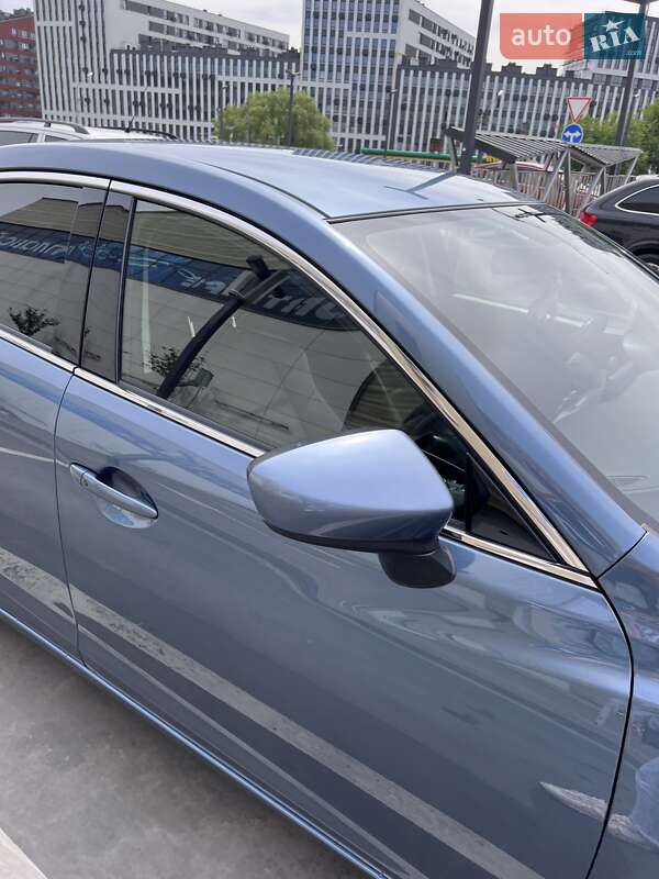 Седан Mazda 6 2015 в Львові