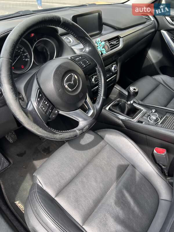 Седан Mazda 6 2015 в Львові