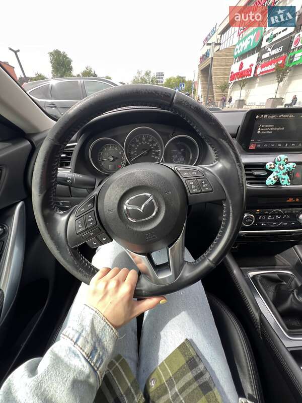 Седан Mazda 6 2015 в Львові