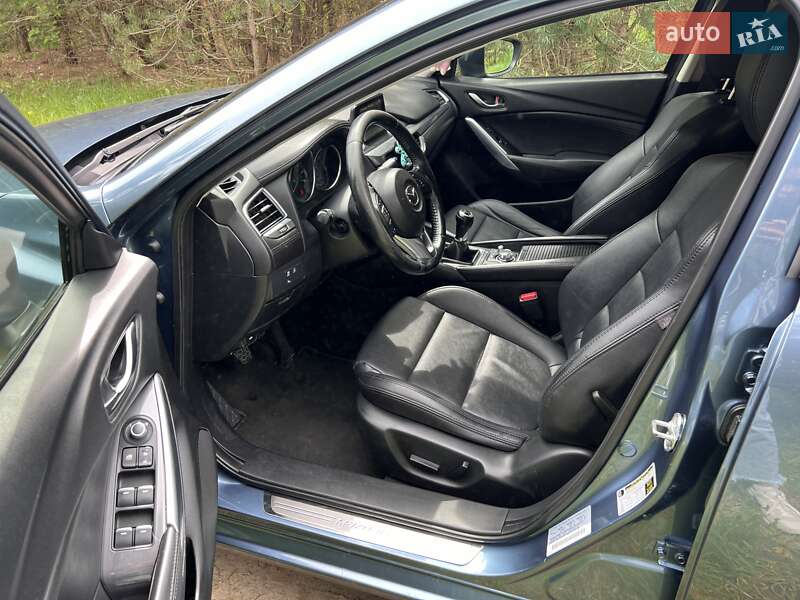 Седан Mazda 6 2015 в Львові