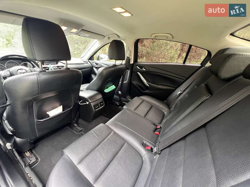 Седан Mazda 6 2015 в Львові