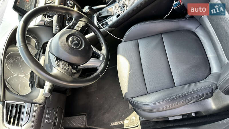 Седан Mazda 6 2016 в Кропивницком
