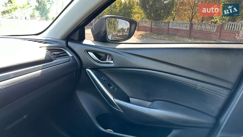 Седан Mazda 6 2016 в Кропивницком