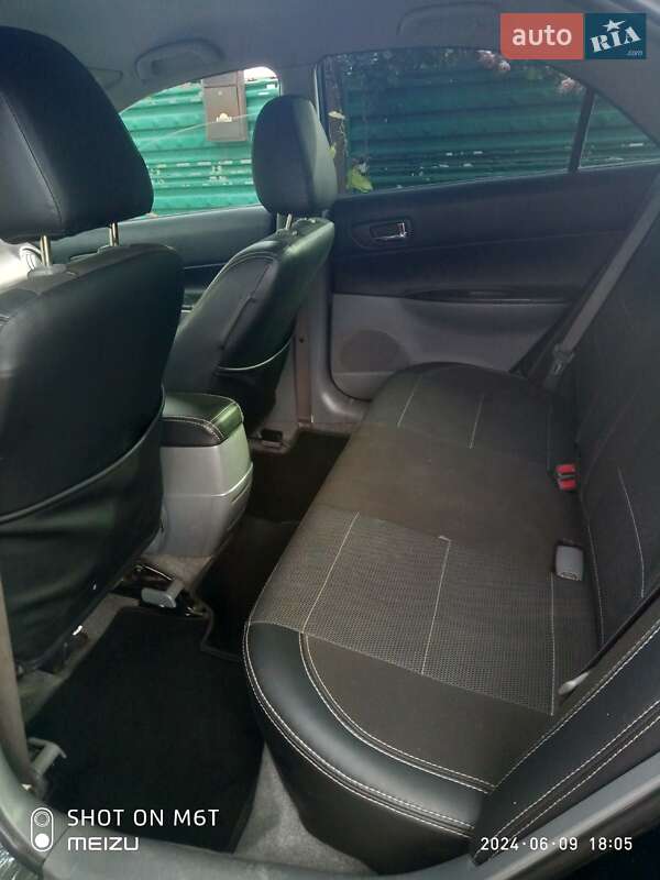 Седан Mazda 6 2004 в Раздельной