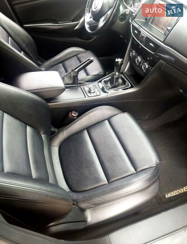 Седан Mazda 6 2014 в Днепре