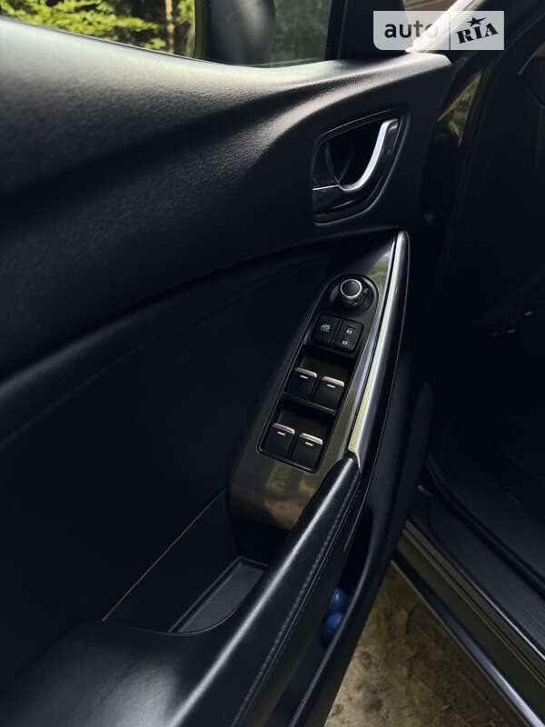 Седан Mazda 6 2016 в Львові