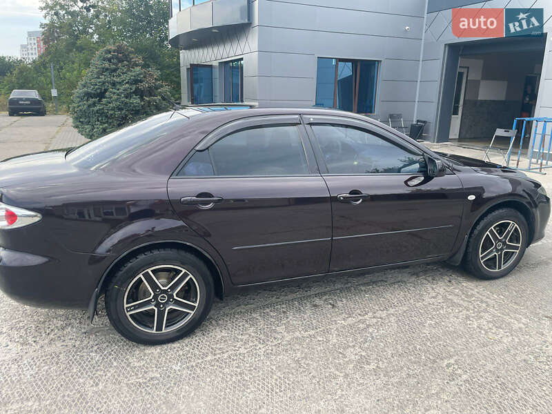 Седан Mazda 6 2005 в Краснограде