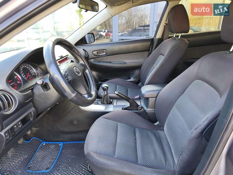 Лифтбек Mazda 6 2004 в Днепре