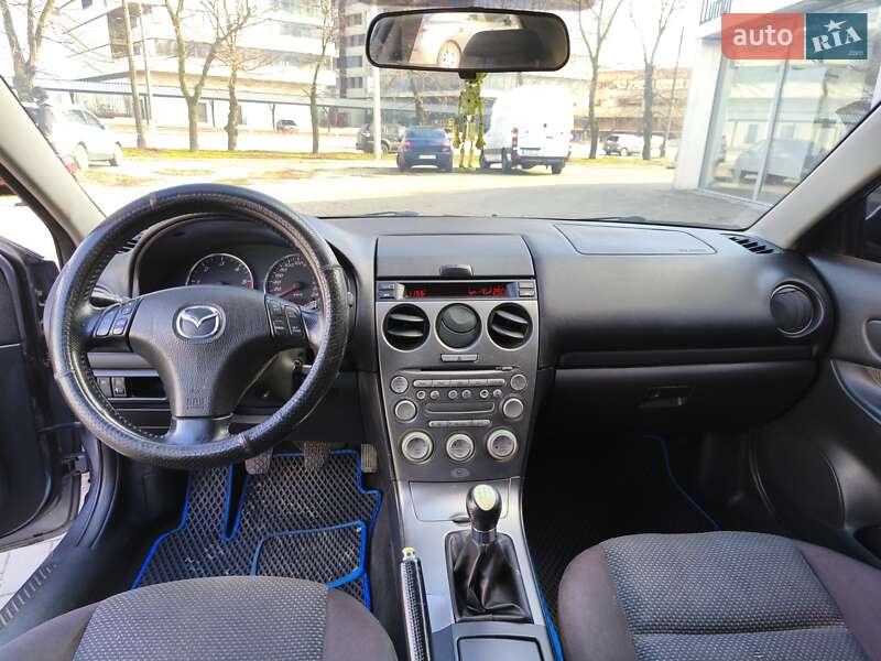 Лифтбек Mazda 6 2004 в Днепре