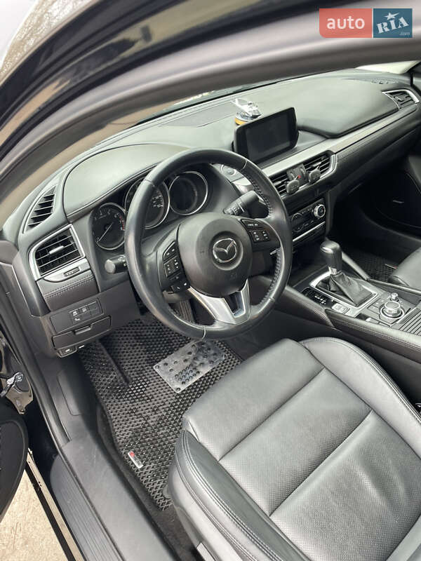 Седан Mazda 6 2016 в Днепре