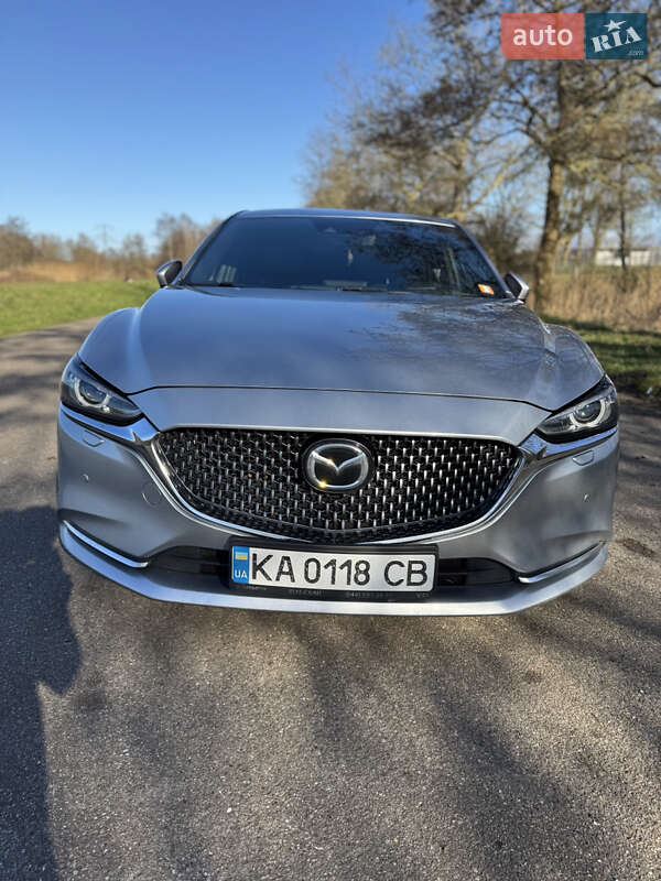 Седан Mazda 6 2019 в Коростене