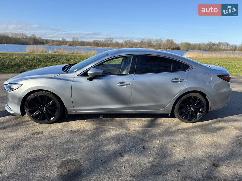 Седан Mazda 6 2019 в Коростене