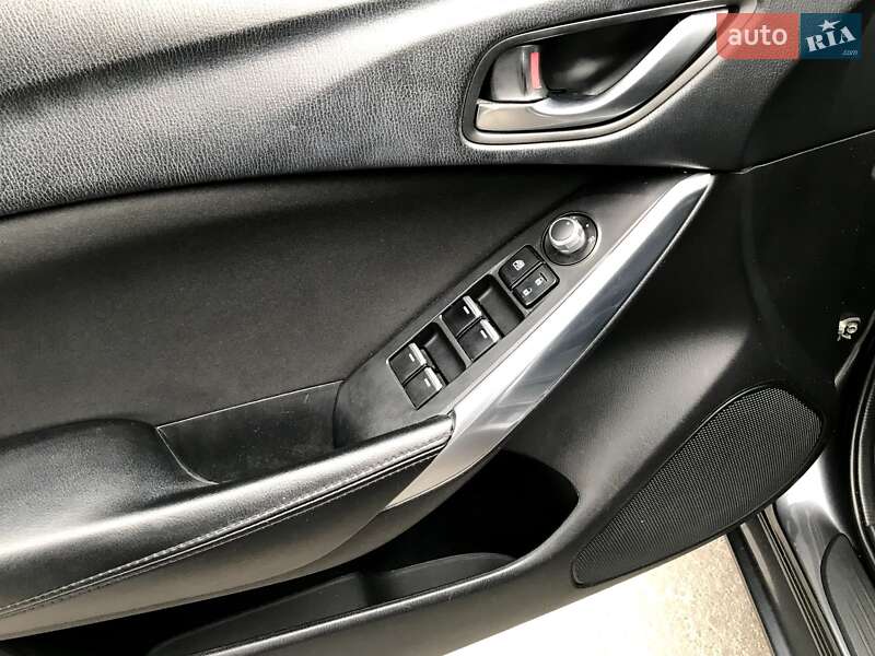 Седан Mazda 6 2015 в Киеве