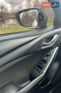 Седан Mazda 6 2013 в Лохвице