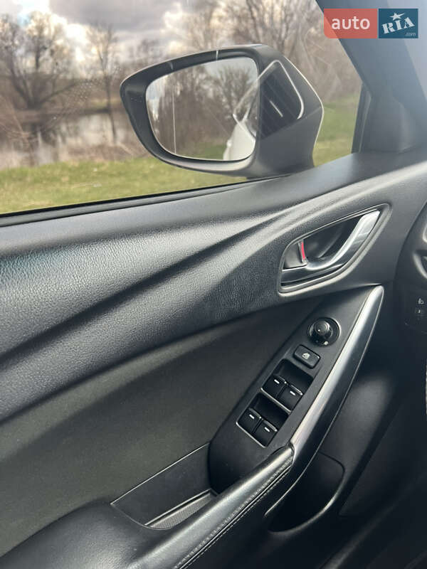 Седан Mazda 6 2013 в Лохвице