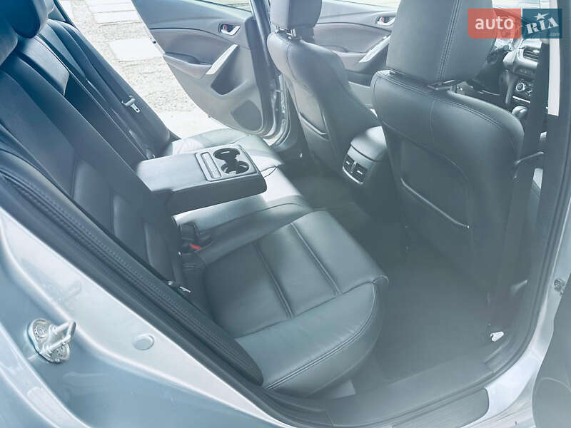 Седан Mazda 6 2016 в Ужгороді