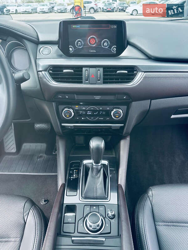 Седан Mazda 6 2016 в Ужгороді