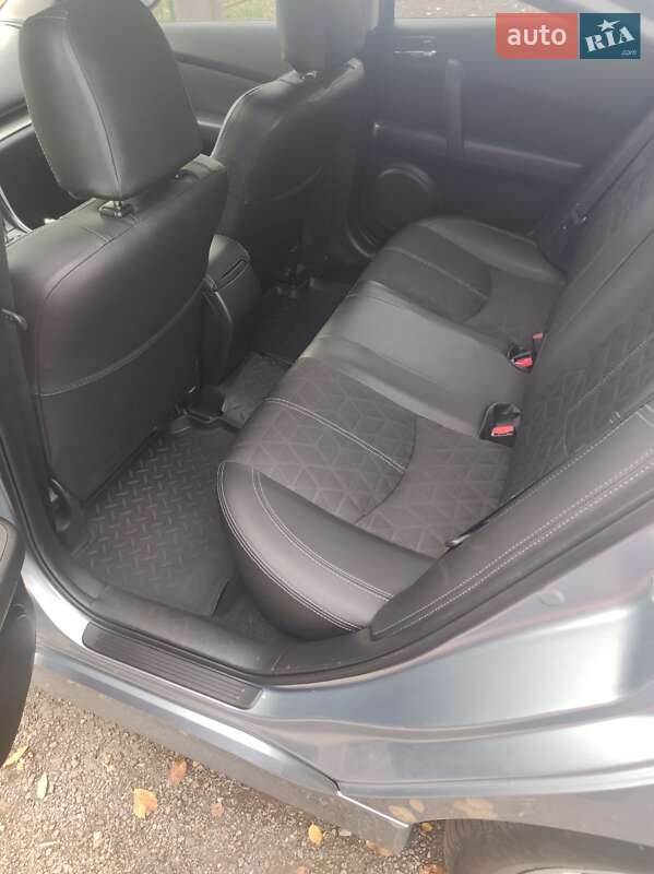 Седан Mazda 6 2011 в Днепре
