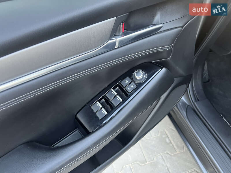 Седан Mazda 6 2018 в Черкассах