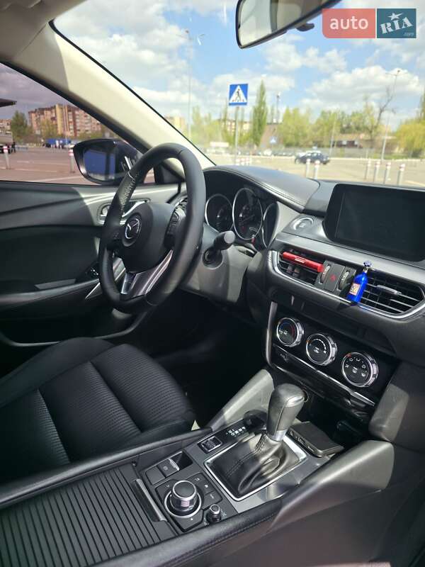 Седан Mazda 6 2016 в Кривом Роге