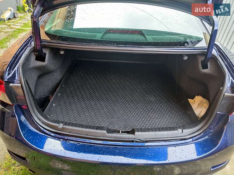 Седан Mazda 6 2013 в Винниках