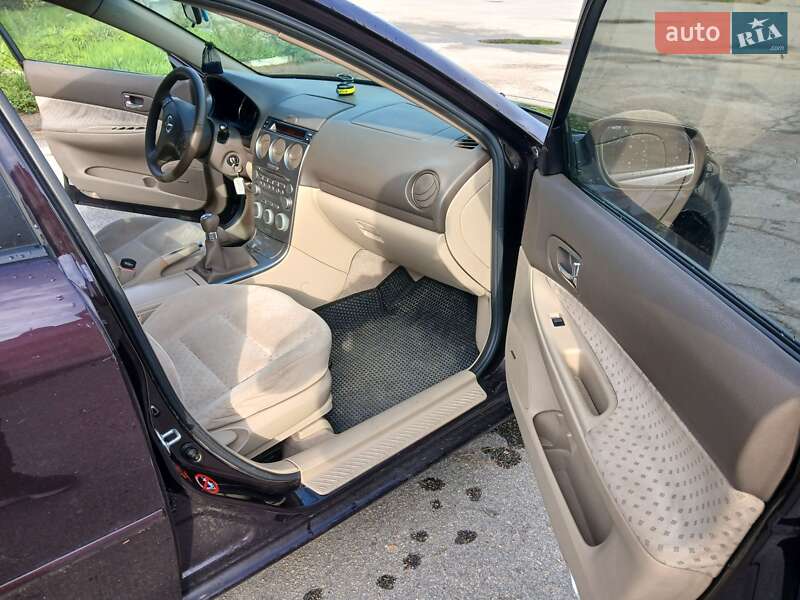 Седан Mazda 6 2005 в Богуславе
