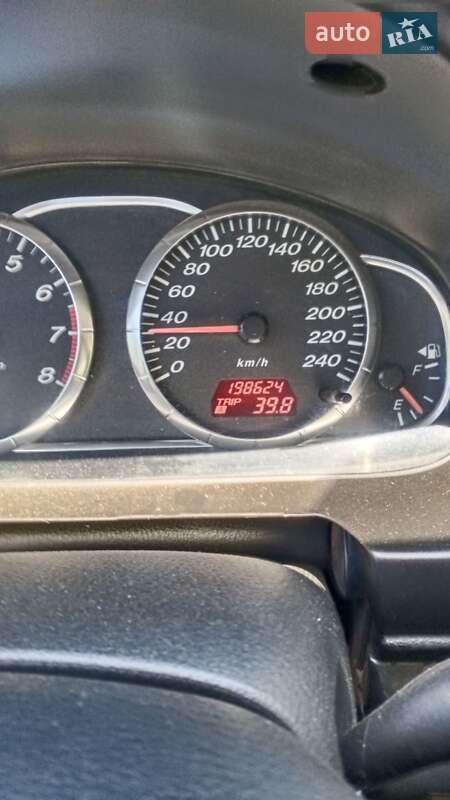 Седан Mazda 6 2005 в Лебедине
