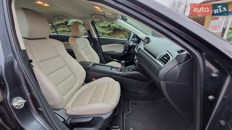 Седан Mazda 6 2016 в Днепре