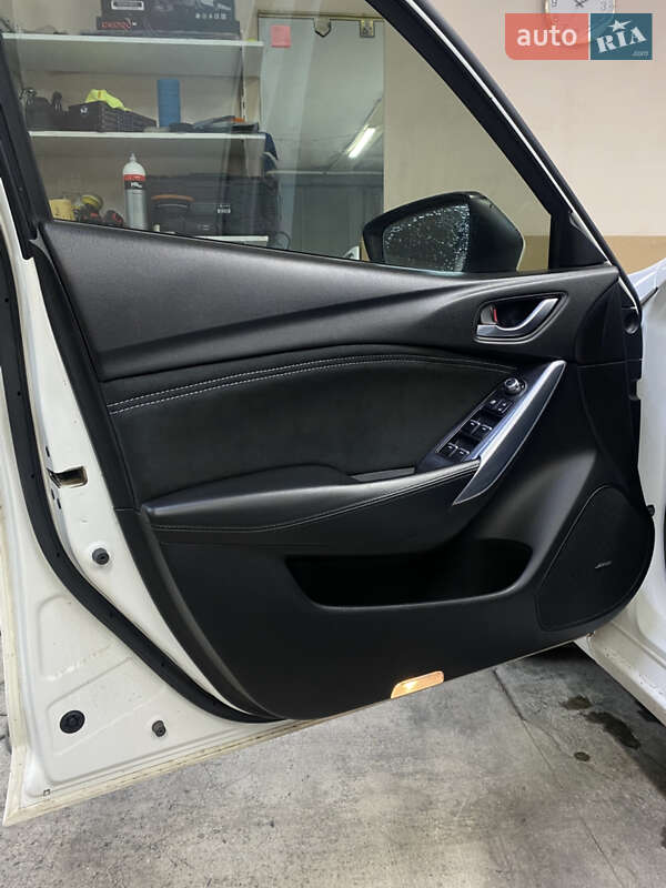 Седан Mazda 6 2015 в Кривом Роге