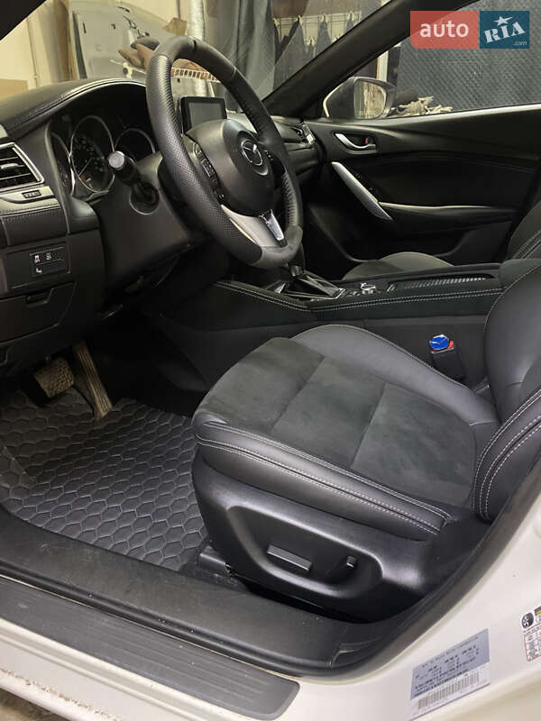 Седан Mazda 6 2015 в Кривом Роге