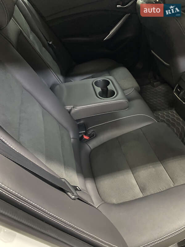 Седан Mazda 6 2015 в Кривом Роге