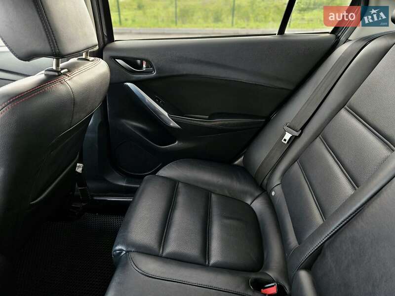Седан Mazda 6 2014 в Ровно