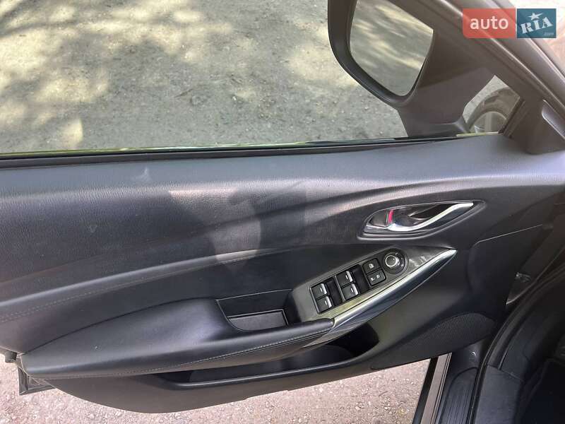 Седан Mazda 6 2017 в Днепре