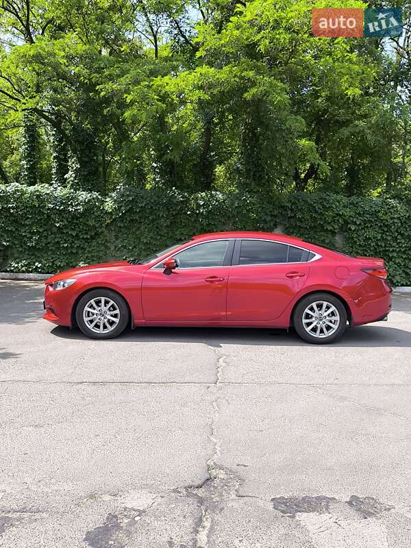 Седан Mazda 6 2014 в Южноукраинске