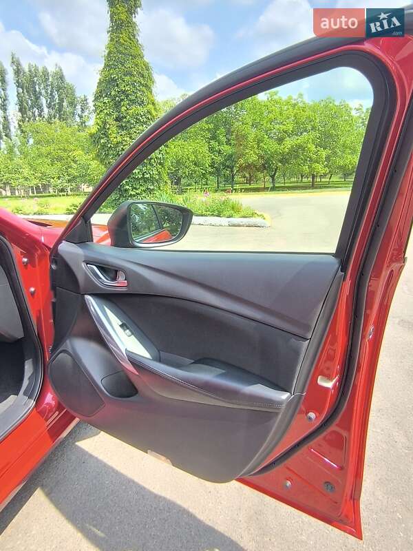 Седан Mazda 6 2014 в Южноукраинске