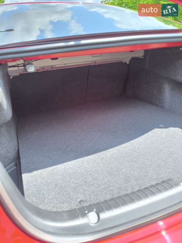 Седан Mazda 6 2014 в Южноукраинске