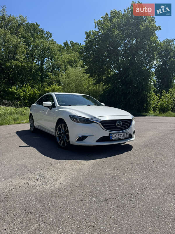 Седан Mazda 6 2016 в Дубно