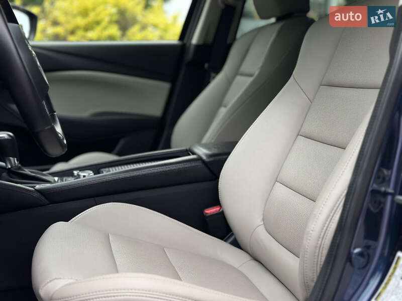 Седан Mazda 6 2017 в Днепре