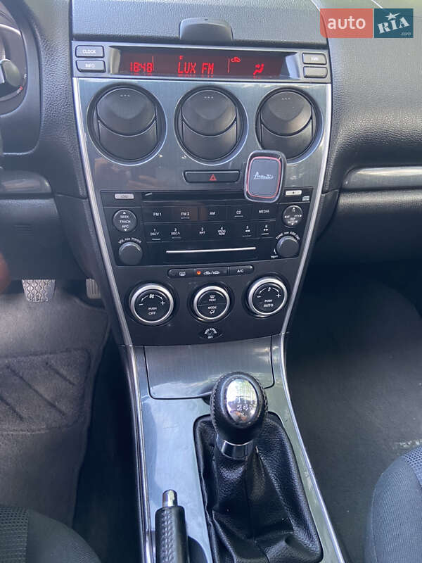 Седан Mazda 6 2006 в Гнивани