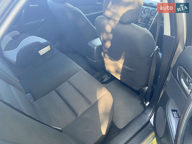 Седан Mazda 6 2006 в Гнивани