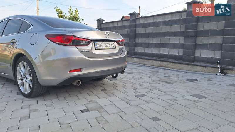 Седан Mazda 6 2014 в Сарнах