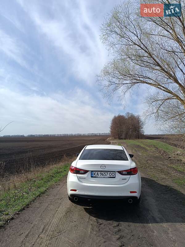 Седан Mazda 6 2015 в Киеве