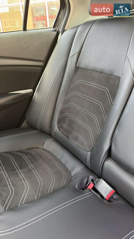 Седан Mazda 6 2015 в Кропивницком