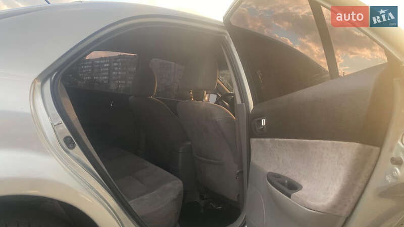 Седан Mazda 6 2004 в Киеве